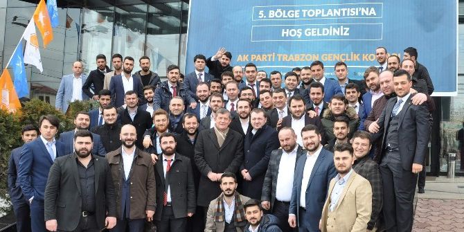 Ak Partili Gençler Referandum Çalışmaları Öncesi Trabzon’da Toplandı