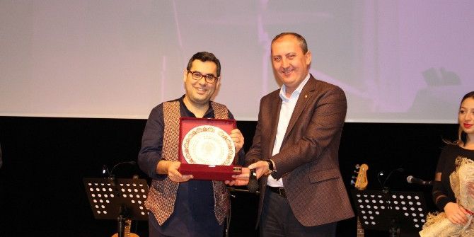 Enver Aysever’in Biga Anısı Dikkat Çekti