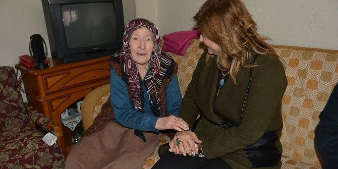 Yunusemre’nin Evde Bakım Hizmetleri Yüz Güldürüyor