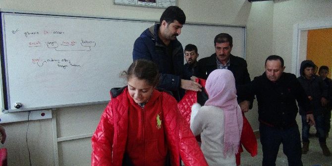 Batman’da Bin 500 Öğrenciye Yardım