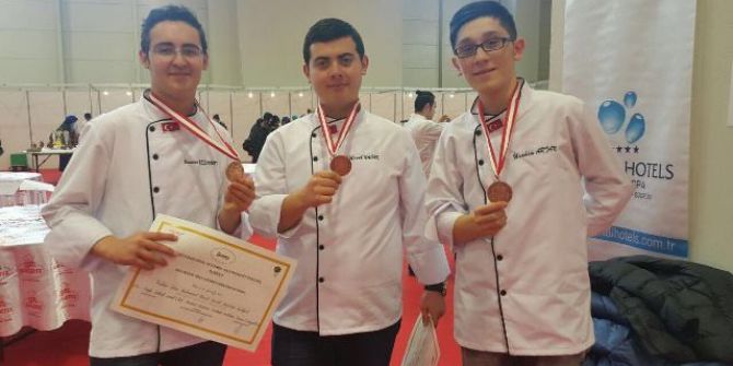 Samsunlu Öğrenciler ’Gastronomi Festivali’nden Bronz Madalya İle Döndü