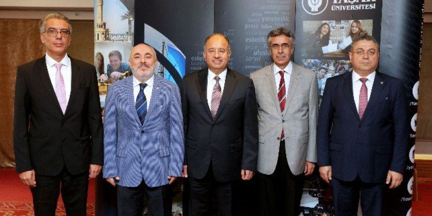 Yaşar Üniversitesi’nden “Darbeye Hayır” Açıklaması