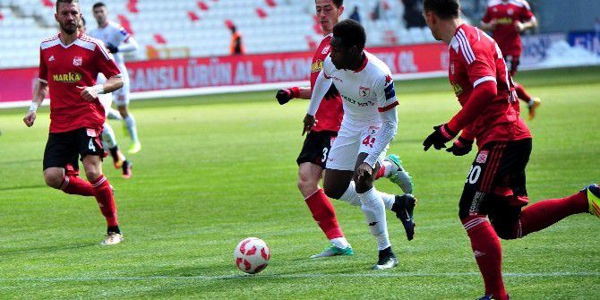 Samsunspor 1 Yıldır Deplasmanda Kazanamıyor