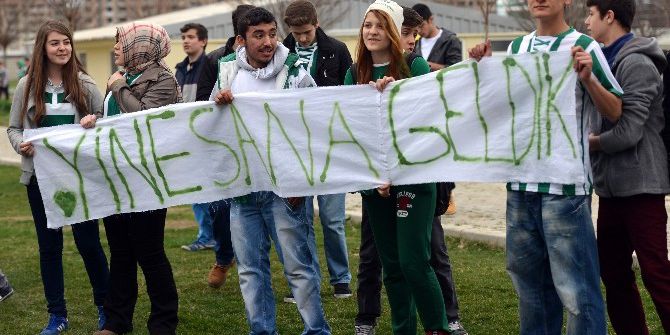 Bursaspor’dan Sevgililer Günü İçin Taraftara Jest