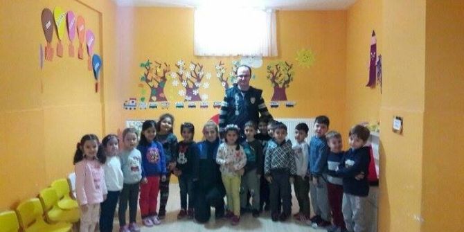 Çaycuma Emniyeti Kreşlerde Meslek Tanıtımı Yaptı