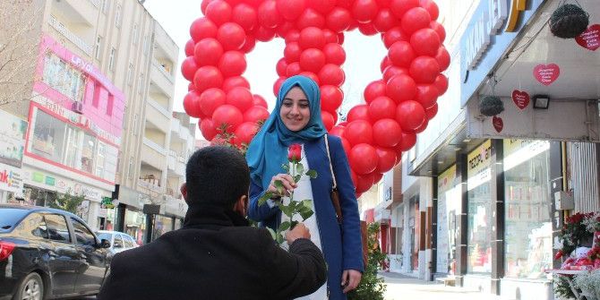 Çiçekçilerin Sevgililer Günü Sevinci