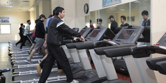 Felçli Genç, Sosyal Tesislerde Yaşama Tutundu