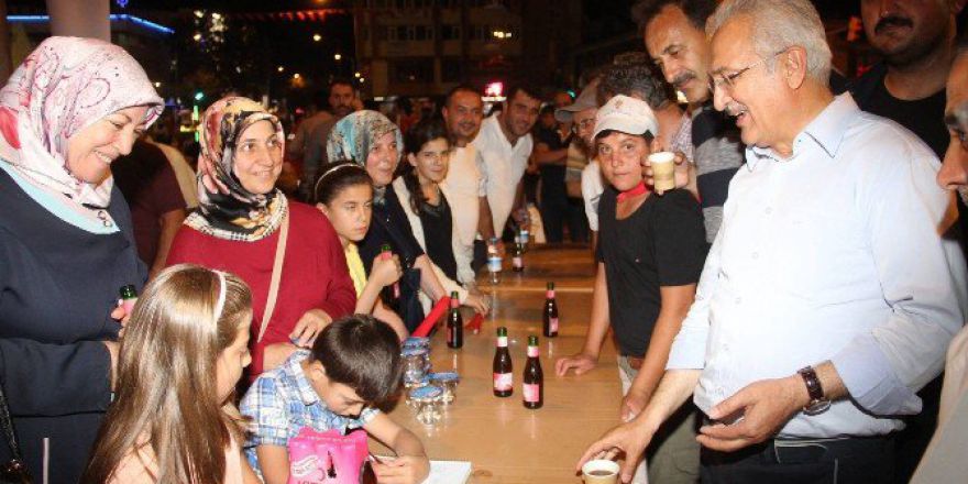 Erzincan Belediyesi Demokrasi Nöbeti Tutanlar İçin Tüm İmkanlarını Seferber Etti