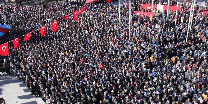 Denizlili Şehidini Binlerce Kişi Uğurladı