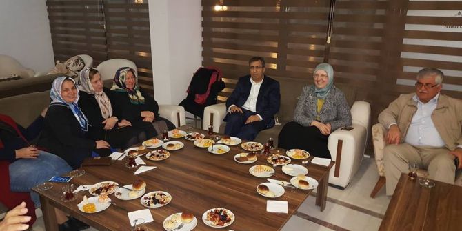 Eski Bakan Ve Ak Parti Milletvekili Sema Ramazanoğlu Sandıklı’da Mola Verdi