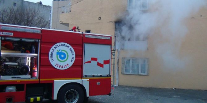 Patlayan Tüpten Çıkan Yangında 2 Kişi Dumandan Etkilendi