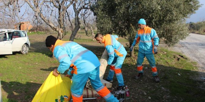 Kuşadası Belediyesi Temizlik Çalışmaları Sürüyor