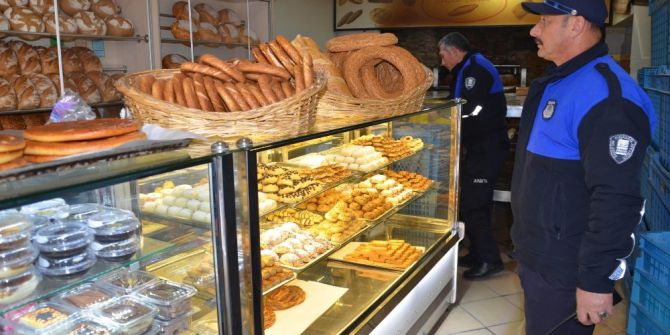 Kuşadası’nda Zabıta Ekiplerinden Kantin Ve Fırınlara Denetim