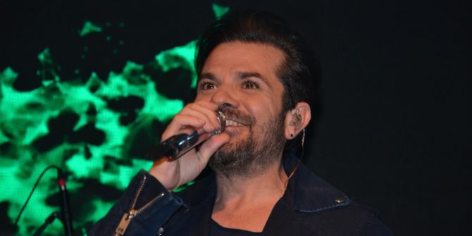 Kenan Doğulu Sevgililer Gününde Zirveyi Kasıp Kavurdu