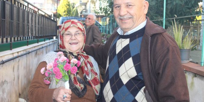 Sevgiyi Bir Güne Hapsetmeyin