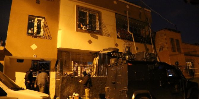 Hdp’li Eş Başkan Ve Muhtarlar Gözaltında