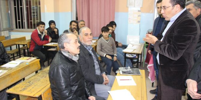 Kaymakam Kaya, Türkçe Kursuna Katılan Suriyeliler İle Buluştu
