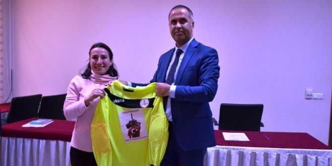 Biga’da Okullara Forma Desteği