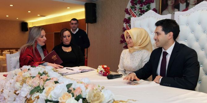 Sevgililer Günü’nde Dünya Evine Girdiler