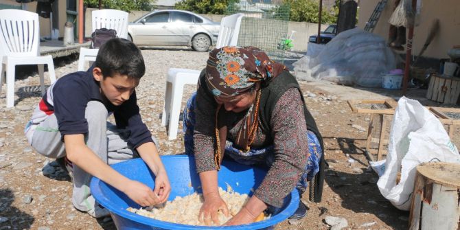 Köy Muhtarı Tavukları Ölümden Kurtardı