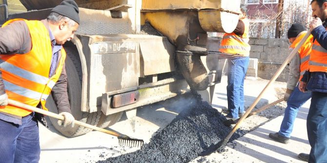 Büyükşehir Yol Bakım Ve Onarım Çalışmaları Devam Ediyor