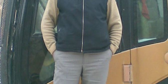 Yan Yatan İş Makinesi İle Toprak Arasında Sıkışan Operatör Öldü