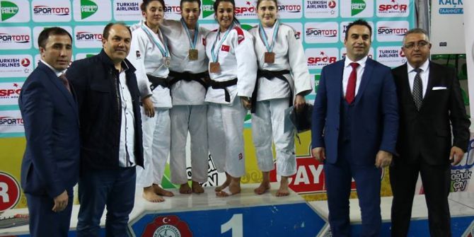 Sevgi Gezer Türkiye 3’üncüsü Oldu