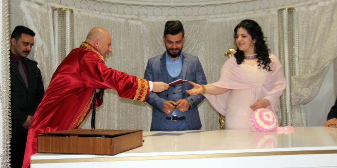 Nikah Salonlarında 14 Şubat Yoğunluğu