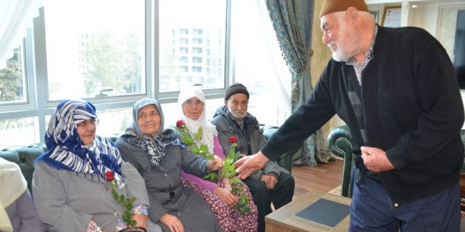 Bir Yastıkta Yarım Asırlık Çiftler