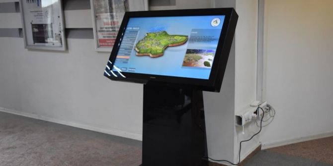 Belediye Girişine Bilgi Ekranı Konuldu