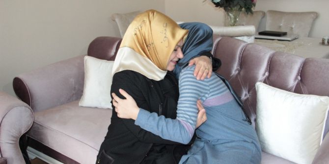 Saldırıya Uğrayan Başörtülü Genç Kız: "Olayın Etkisiyle Bugün Okula Gidemedim"