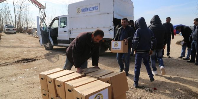 Çadırları Yanan Ailelere Yardım