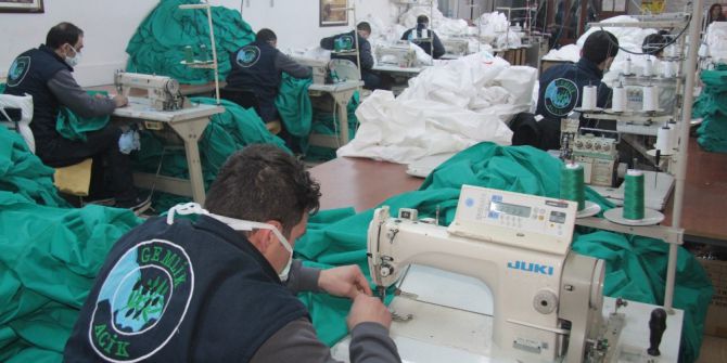 Hem Cezalarını Çekiyorlar, Hem De Para Kazanıyorlar