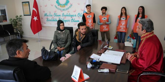 28 Çift Sevgililer Gününde Nikah Kıydı