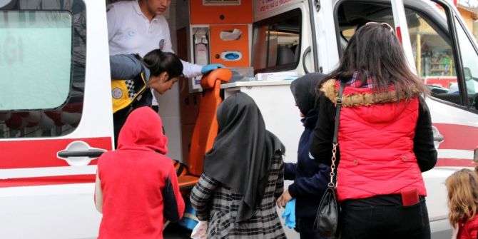 Parmakları Kapı Arasına Sıkıştı