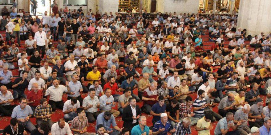 Kocatepe Camii’nde Cuma Namazını Diyanet İşleri Başkanı Görmez Kıldırdı