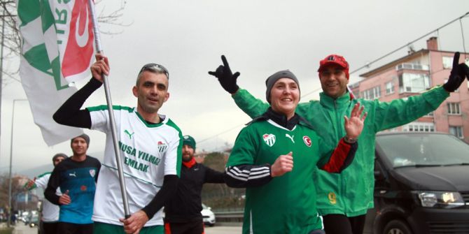 Sevgili İçin 15 Kilometre Koştular