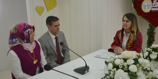 Bozüyük’te Sevgililer Günü’nde 9 Çift "Bir Ömür Boyu Evet" Dedi