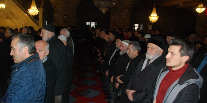 Osmanlı Hanedan Üyesi Bülent Osman İçin Gıyabi Cenaze Namazı Kılındı