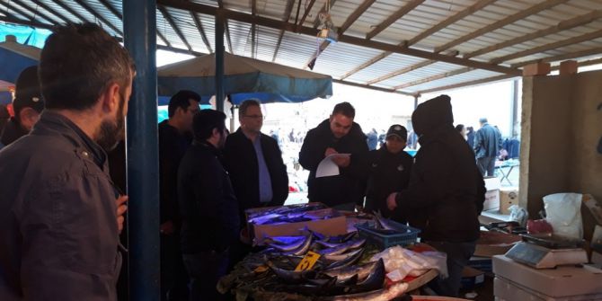 Hileli Balık Satışına Zabıta Engeli