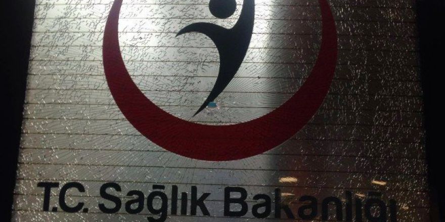 Van’da Ambulansa Silahlı Saldırı: 1 Yaralı