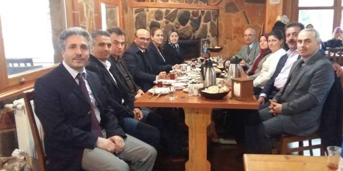 Öğretmen Ve Veliler Kahvaltıda Buluştu