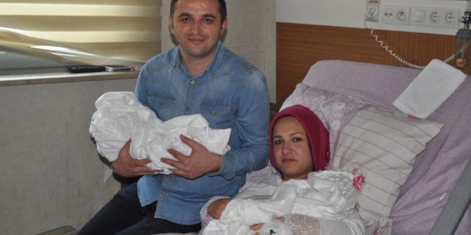 Sevgililer Gününde İkiz Bebek Sevinci