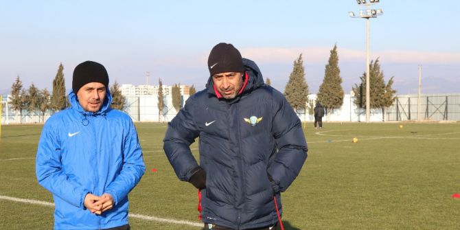 Kafkas, Tudor Krizini Değerlendirdi