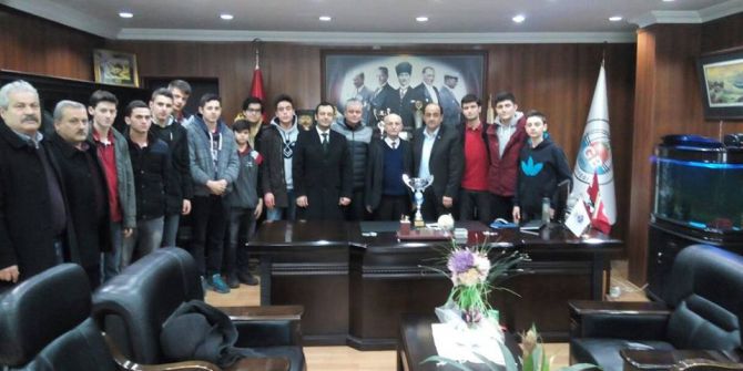 Liseli Şampiyonlar Mutluluklarını Başkan Demirtaş İle Paylaştı