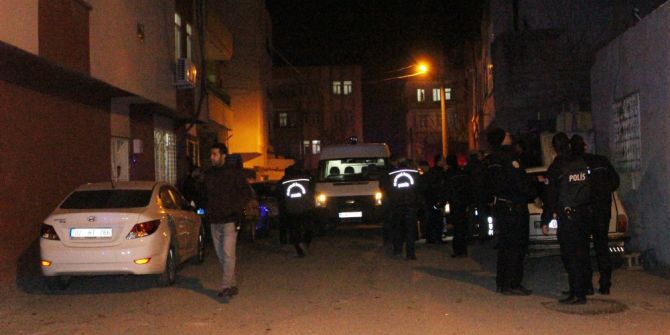 İki Komşu Arasında Silahlı Sopalı Kavga: 8 Gözaltı