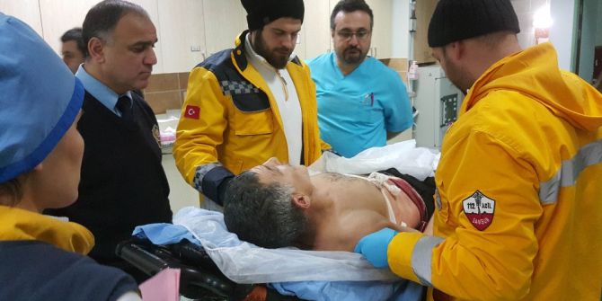 Sokak Ortasında Bıçaklı Saldırıda Yaralandı