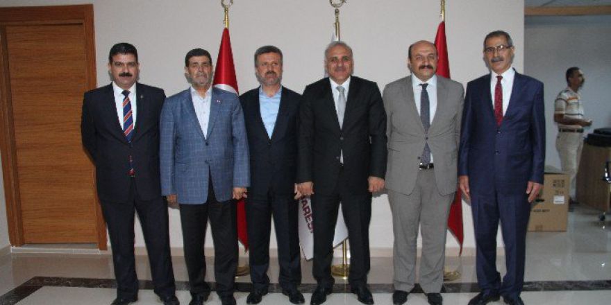Vali Zorluoğlu, Partilerin İl Başkanlarıyla Bir Araya Geldi