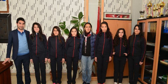 Diyarbakır Büyükşehir Belediyesi Başarılı Sporcuları Ödüllendirdi