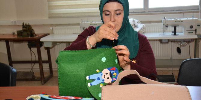 Genç Kadın, Komek İle Meslek Sahibi Oldu